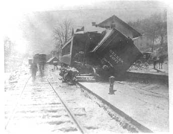 trainwreck.JPG (14992 bytes)